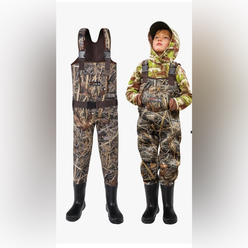 NWT Kids Camo Waders with Boots size 4/5